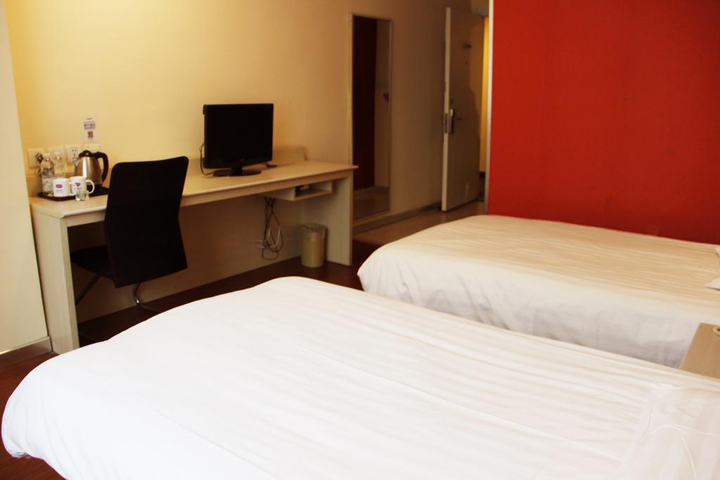 Hanting Hotel Ji'Nan Baotuquan Hongjialou Quarto foto